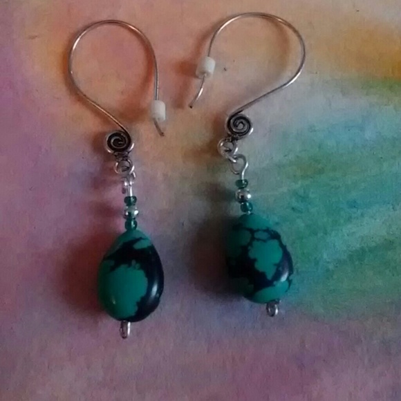 earrings - Picture 2 of 8